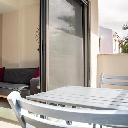 Gorgeous With Pool And Balcony In Izmir * Altinyunus