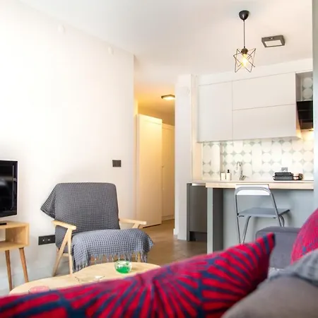 Gorgeous With Pool And Balcony In Izmir * Altinyunus